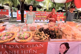 Đến làng du lịch sinh thái Ông Đề khám phá 1.000 món ngon