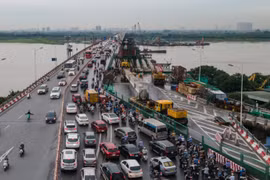 Hà Nội: Cấm tạm thời nhiều tuyến đường phục vụ thi công cầu Vĩnh Tuy