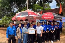 Gia Lai: Nữ sinh khuyết tật với nghị lực phi thường và ước mơ vào đại học
