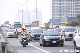 Hà Nội: CSGT bắt đầu ghi hình và xử phạt các phương tiện đi vào làn khẩn cấp trên Vành đai 3