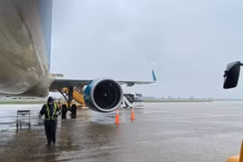 Nhiều cảng hàng không đóng cửa, chuyến bay bị hủy do bão Noru