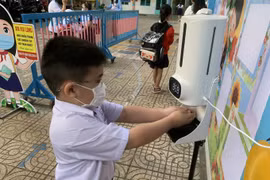 TP. HCM: Các ca mắc tại trường học tăng dần, có nên cho trẻ học trực tiếp?