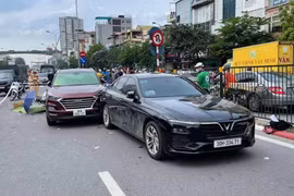 Hà Nội: Va chạm liên hoàn trên đường Giải Phóng, một người đàn ông tử vong
