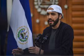 Bất chấp lỗ, Tổng thống El Salvador “bắt đáy” mua 15 triệu USD Bitcoin