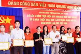 Phát huy vai trò, nhiệm vụ, góp phần ngăn chặn, đẩy lùi sự suy thoái về tư tưởng chính trị, đạo đức, lối sống