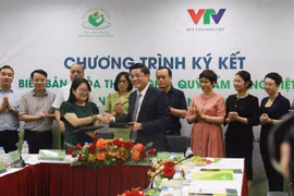 Lễ ký kết biên bản thỏa thuận giữa Quỹ Tấm lòng Việt (Đài Truyền hình Việt Nam) và Bệnh viện Phụ sản Hà Nội