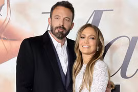 "Người Dơi" Ben Affleck và Jennifer Lopez chính thức kết hôn sau 2 thập kỷ hợp tan