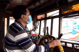 Xăng dầu tăng giá, ngư dân gặp khó