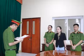 'Nổ' chuyên chạy bìa đỏ, 'nữ quái' lừa hơn 4 tỷ đồng chơi cá cược đỏ đen