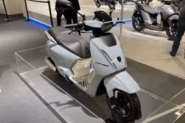 Peugeot trình làng xe ga mới Django EVO, đối đầu với Honda SH