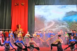 Thanh Hóa tổ chức Liên hoan văn nghệ ‘Chuyện tình Pha Dua’ và Phiên chợ vùng cao