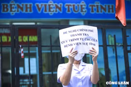 Hà Nội: Gần 70 nhân viên y tế Bệnh viện Tuệ Tĩnh lại "xuống đường" cầu cứu