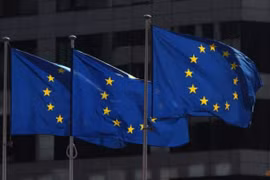 EU cân nhắc áp đặt lệnh trừng phạt lên dầu thô của Nga