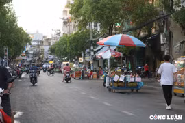 TP. HCM: Lấy lòng đường làm nơi buôn bán, gặp tai nạn đành nói do... ‘xui’