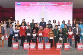 Báo Phụ nữ Việt Nam tổ chức giáng sinh "Trao yêu thương - Nhận hạnh phúc"