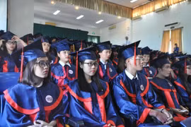 Sinh viên Sư phạm mòn mỏi chờ hỗ trợ: Nắng hạn liệu có đợi được mưa rào!