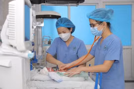 Xuất hiện nhiều trẻ sơ sinh bị sốt xuất huyết, bác sĩ đưa ra lời khuyên phòng bệnh