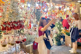 Không khí Giáng sinh tràn ngập các địa điểm vui chơi, giải trí tại Hà Nội