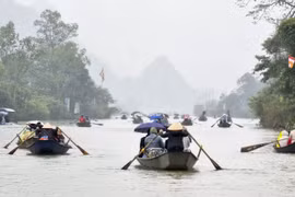 Chùa Hương mở bán vé thử nghiệm, khuyến cáo du khách chưa tiêm đủ liều vắc xin không nên đến