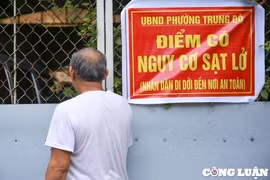 Cận cảnh điểm sạt lở tại núi Dũng Quyết (Nghệ An)