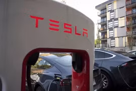 Tesla bị kiện vì 'lừa dối' người tiêu dùng về xe tự lái