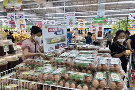 Hà Nội: Giá rau xanh, thực phẩm tăng chóng mặt