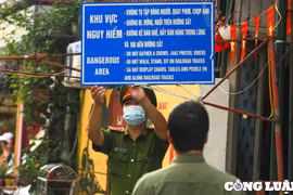 Hà Nội: Dựng rào chắn tại phố cà phê đường tàu