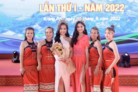 Hoa hậu Nguyễn Thanh Hà và ký ức ngọt ngào về Lễ hội Sầu Riêng