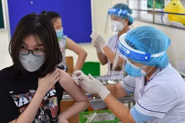 Đạt kỷ lục hơn 21.000 ca bệnh trong ngày, Hà Nội thêm 252 xã, phường nâng cấp độ dịch