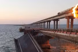 Tại sao Cầu Kerch lại quan trọng đối với Nga và Ukraine?