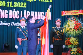 Ngành GD&ĐT tỉnh Quảng Trị đón nhận Huân chương Độc lập hạng Ba