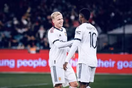 Van de Beek đứng trước cơ hội rời MU