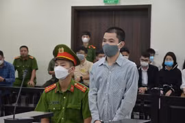 Tử hình kẻ đóng đinh vào đầu bé gái 3 tuổi, yêu cầu điều tra người mẹ