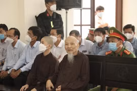 “Thầy ông nội” Lê Tùng Vân và đồng phạm ở Tịnh thất Bồng Lai chuẩn bị hầu toà phúc thẩm