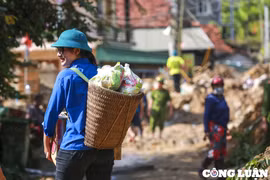 Những "tia nắng vàng" mang hy vọng đến với miền biên giới 