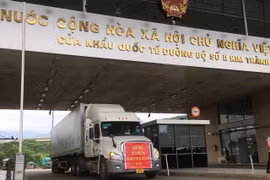 Xuất khẩu xe sầu riêng đầu tiên sang Trung Quốc qua cửa khẩu Lào Cai