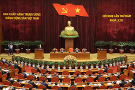 Ban Chấp hành Trung ương Đảng thảo luận theo tổ về đổi mới chính sách, pháp luật đất đai