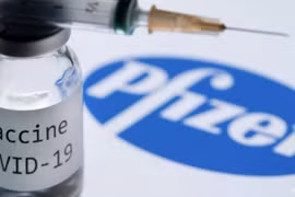 Pfizer đạt lợi nhuận 'khủng' từ vắc xin và thuốc viên Covid-19