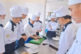 Công tác xây dựng và phát triển đội ngũ nhà giáo cần đổi mới toàn diện