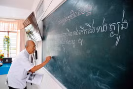 NGND Lâm Es dành cả cuộc đời bảo tồn chữ viết đồng bào Khmer