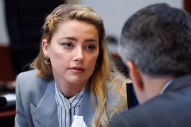 Amber Heard được cầu hôn sau khi thua kiện