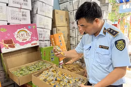 Thu giữ hơn 5.000 bánh trung thu không rõ nguồn gốc tại "thủ phủ" hàng giả La Phù