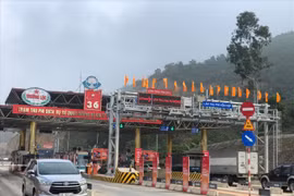 Chấm dứt tình trạng dán thẻ thu phí không dừng ETC chồng lấn