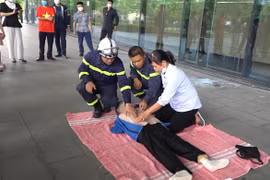 Kỹ năng sơ cấp cứu và cách thoát hiểm trong đám cháy an toàn