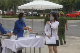 Thí sinh phải đăng ký nhập học trực tuyến và trực tiếp tại trường