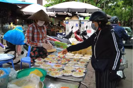 Nhiều nơi cháy hàng bánh trôi, bánh chay trong ngày Tết Hàn thực