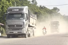 Xe cơi nới thành thùng để chở hàng quá tải vẫn diễn biến phức tạp