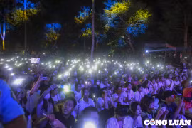 Hàng vạn du khách mãn nhãn đêm Gala Giã bạn "chào Huế"