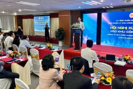 Chủ tịch TP. HCM cam kết gỡ điểm nghẽn cho nhà đầu tư