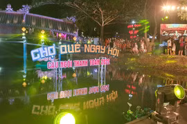 Festival Huế 2022: Sân khấu dưới nước lần đầu xuất hiện tại 'Chợ quê ngày hội'